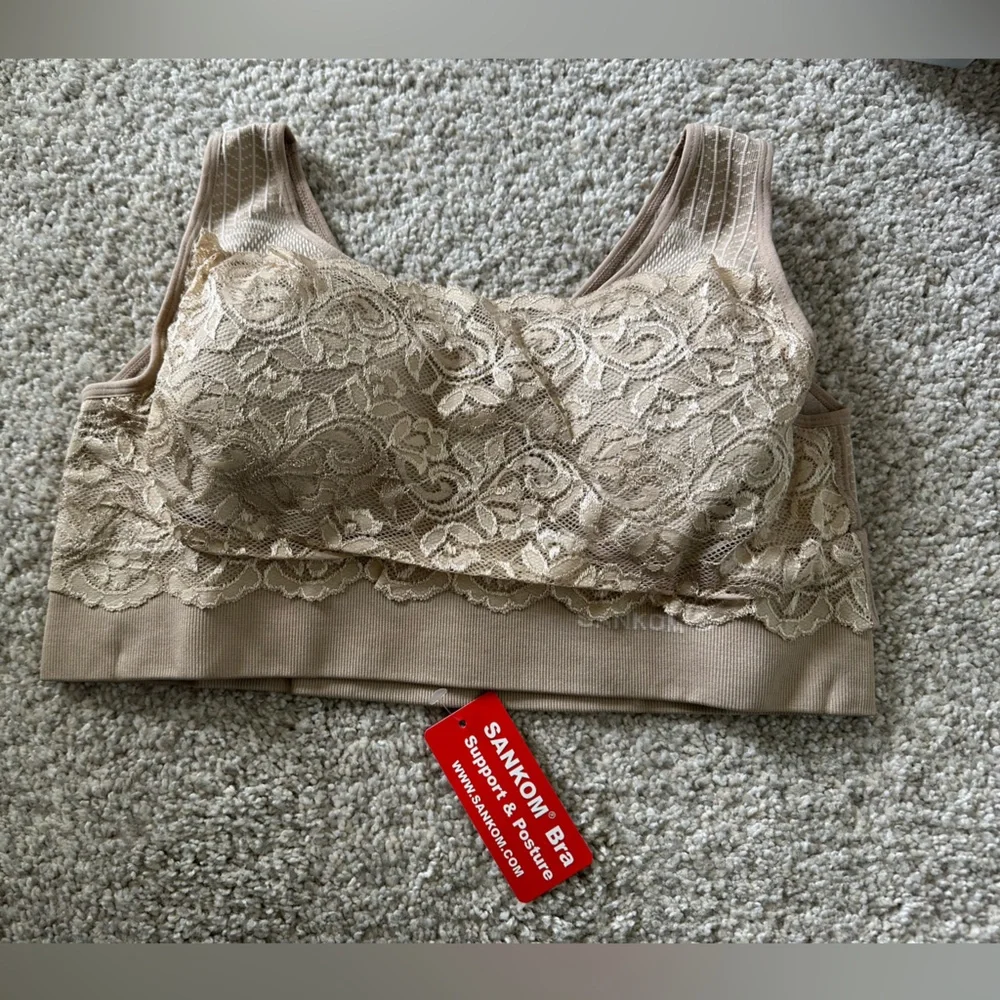 NWT! Women’s Sankom Beige‎ Lace Bra